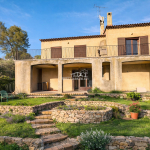 Maison Saint Mitre Les Remparts 5 pièce(s) 130 m2