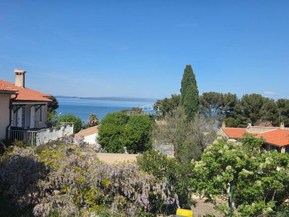COUP DE COEUR  Maison familiale avec grand terrain et potentiel à Martigues