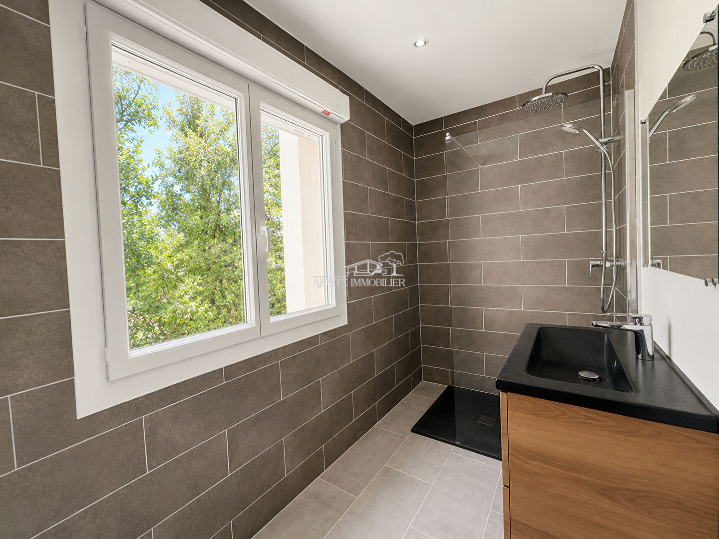 Maison  3 pièces 80 m2 avec jardin et sous-sol.
