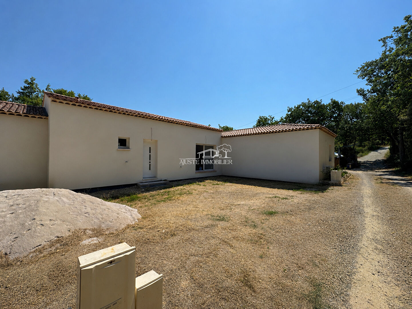 Maison  3 pièces 80 m2 avec jardin et sous-sol.