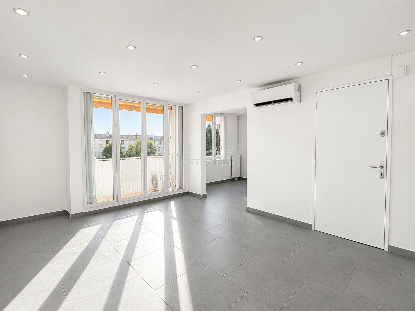 VITROLLES ? Secteur recherché du Rocher ? Appartement T4 rénové avec vue dégagée