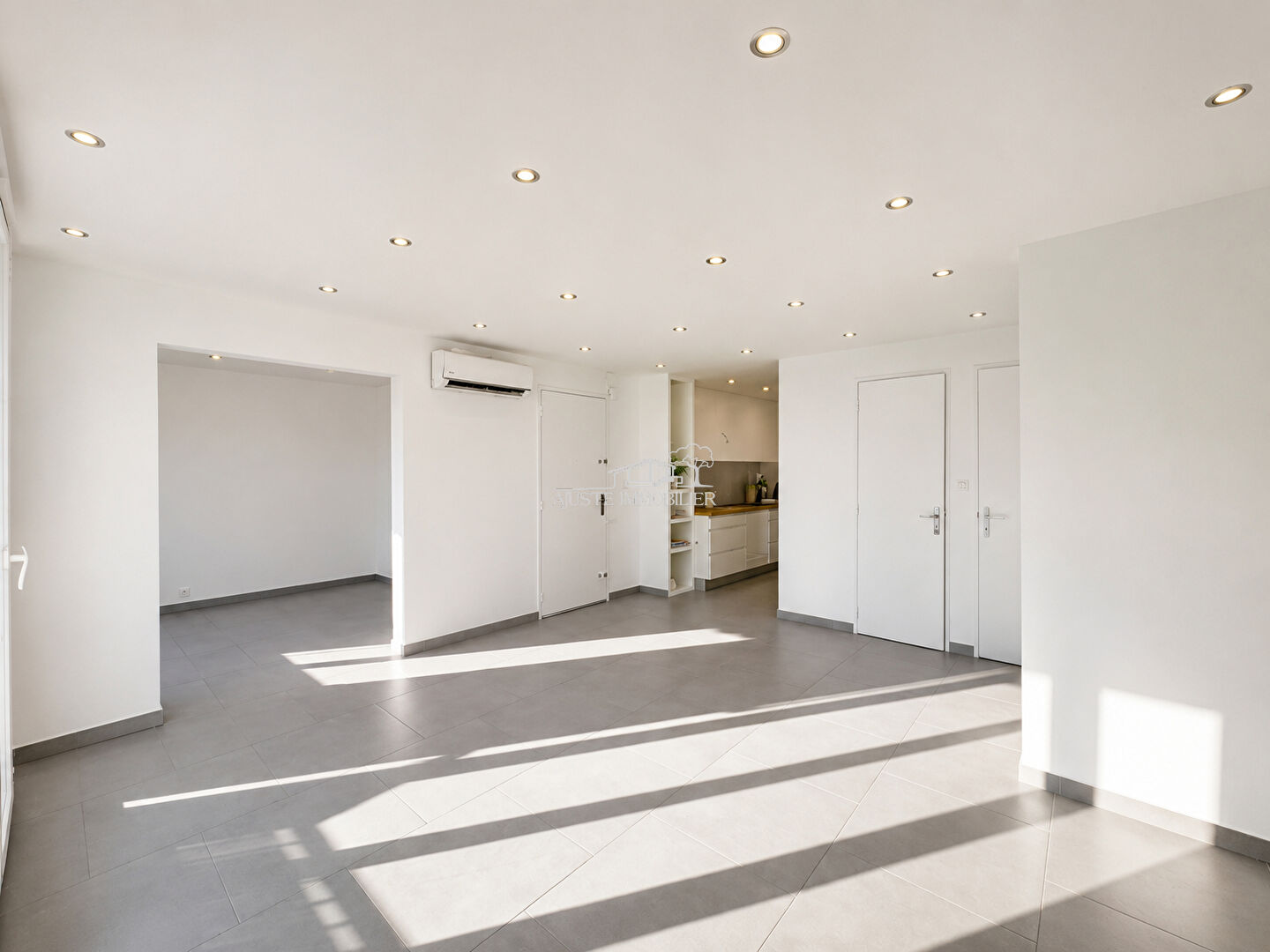 VITROLLES ? Secteur recherché du Rocher ? Appartement T4 rénové avec vue dégagée