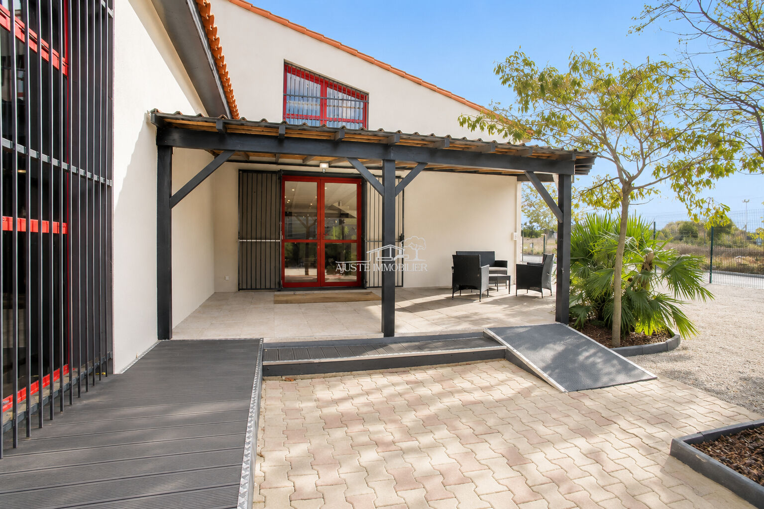 2026-16:42:11 Local commercial Eguilles 510 m2