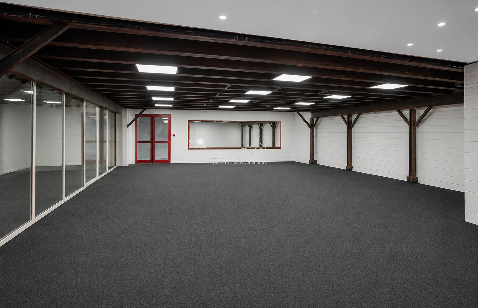 2026-16:42:11 Local commercial Eguilles 510 m2