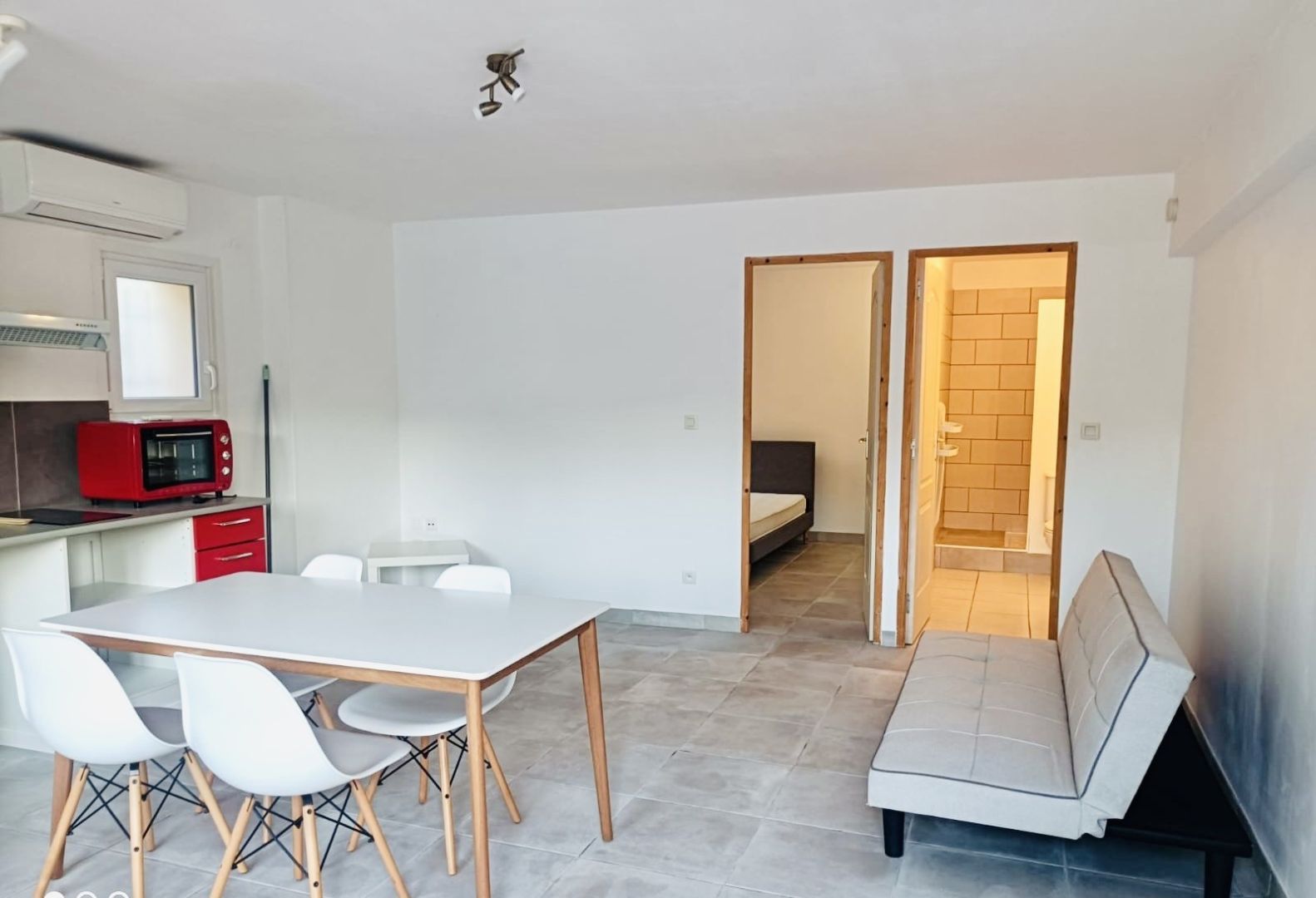 2025-14:57:15 Appartement 2 Pièces Le Rove au calme