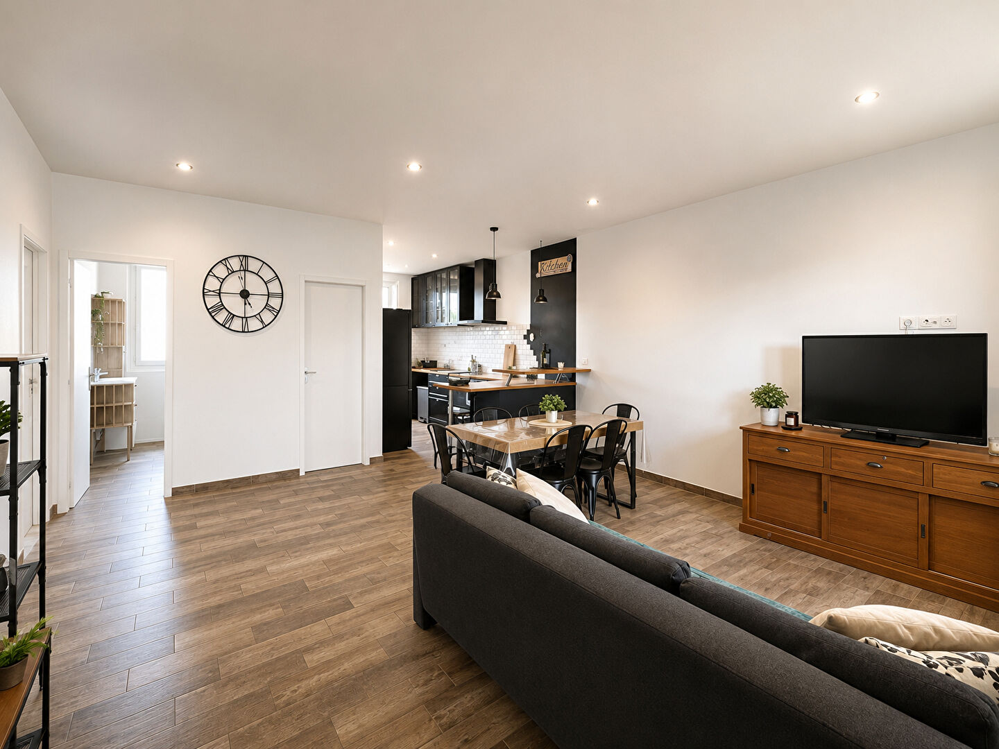 À louer ? Superbe appartement (haut de villa) T3 meublé entièrement rénové à Saint-Victoret