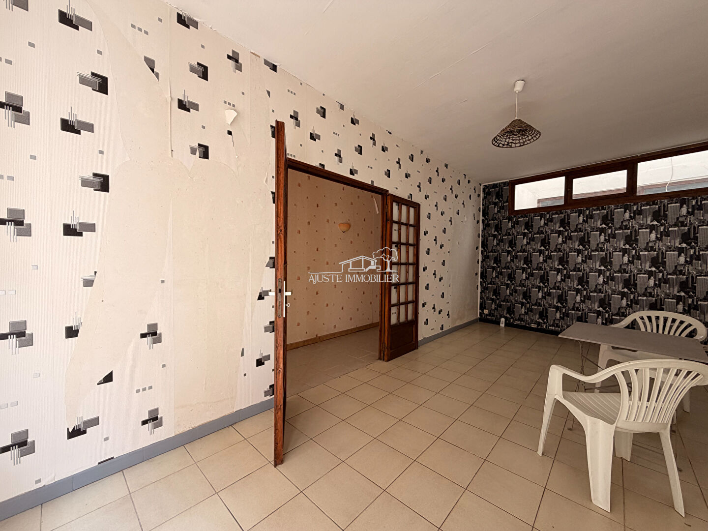 Maison avec patio coeur de village Siran