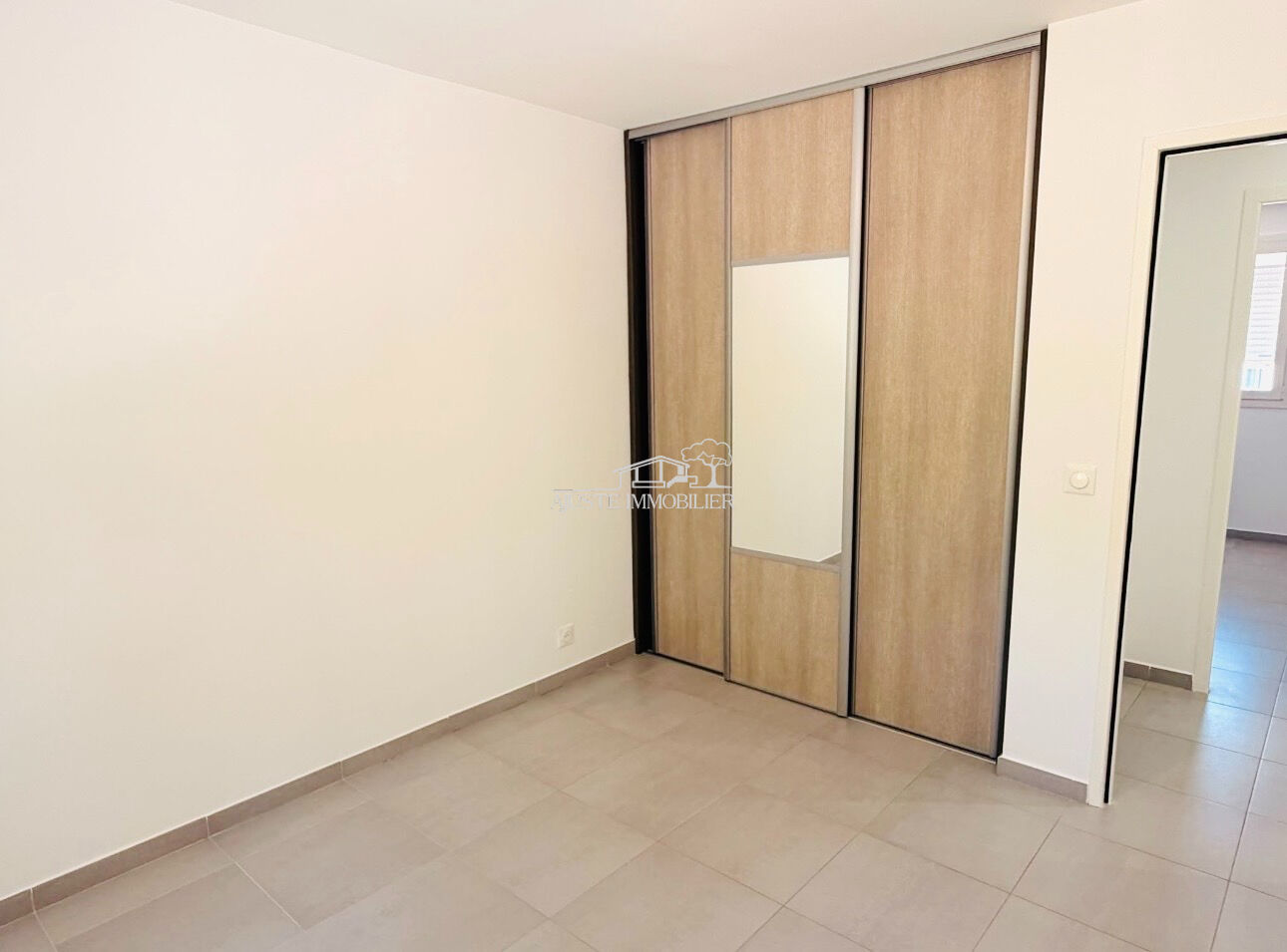 2026-17:44:31 À louer – Superbe maison de plain-pied avec jardin à Gignac-la-Nerthe