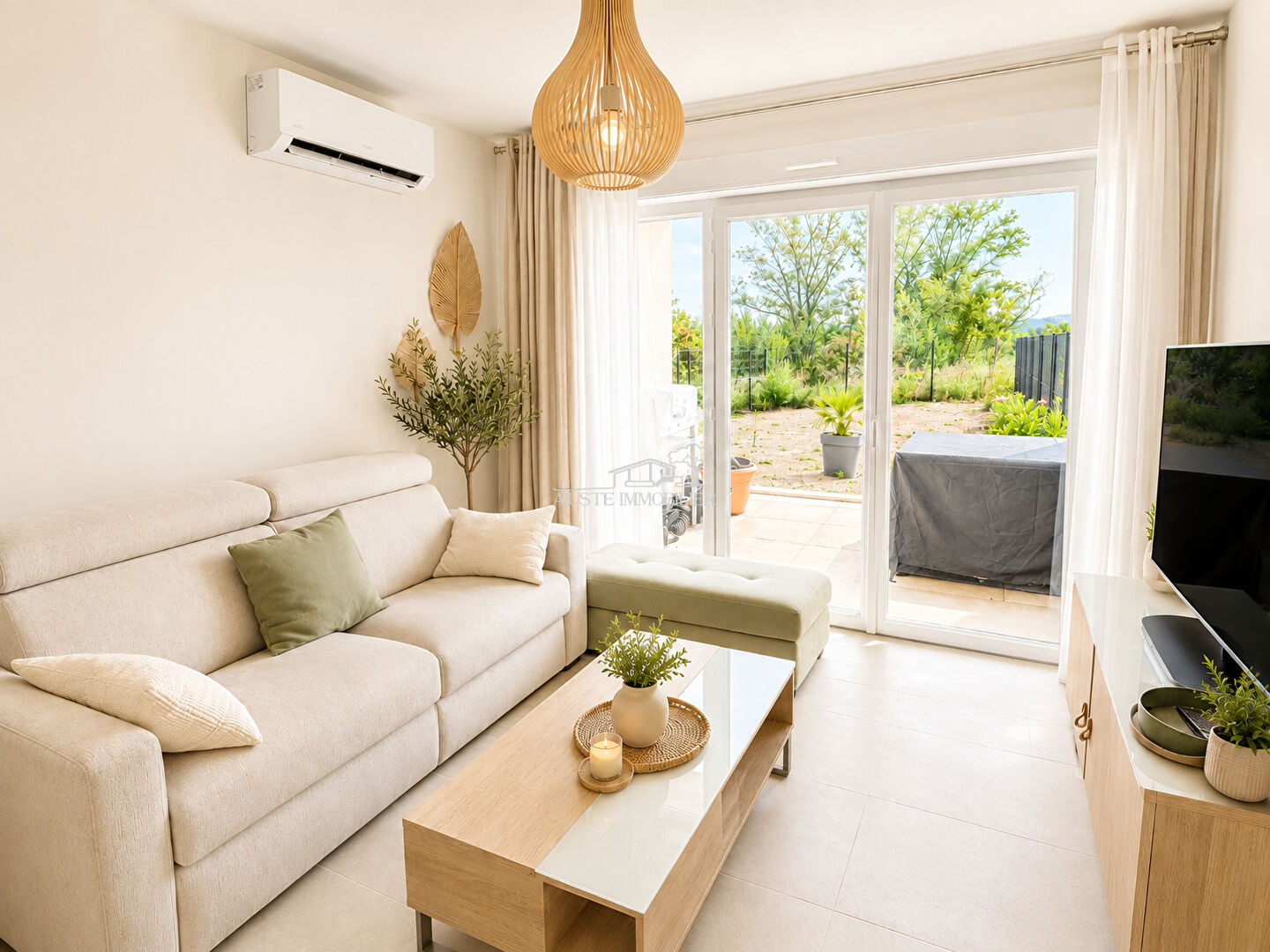 2026-18:33:34 Appartement Trets 2 pièces 42 m2 avec Jardin et Garage
