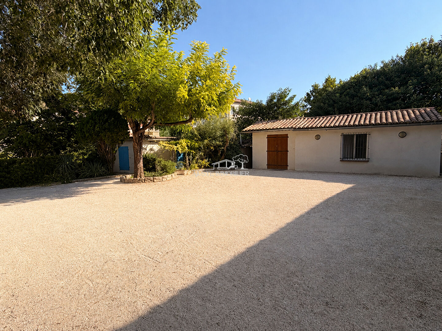 2026-15:02:59 Local commercial Fontvieille 300 m2