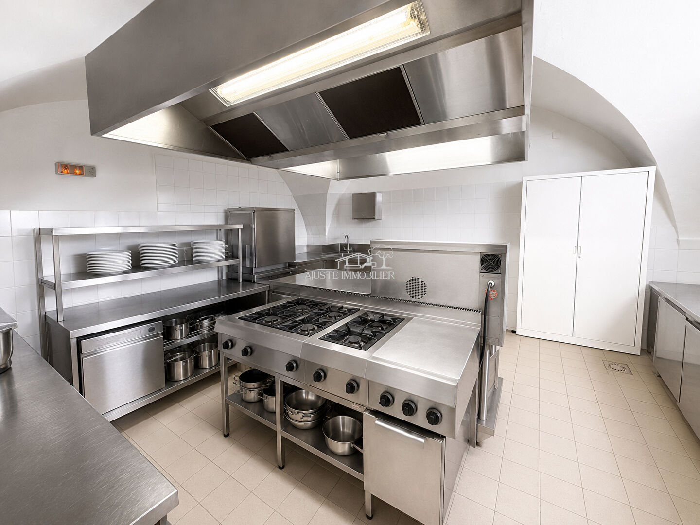 2026-15:02:59 Local commercial Fontvieille 300 m2
