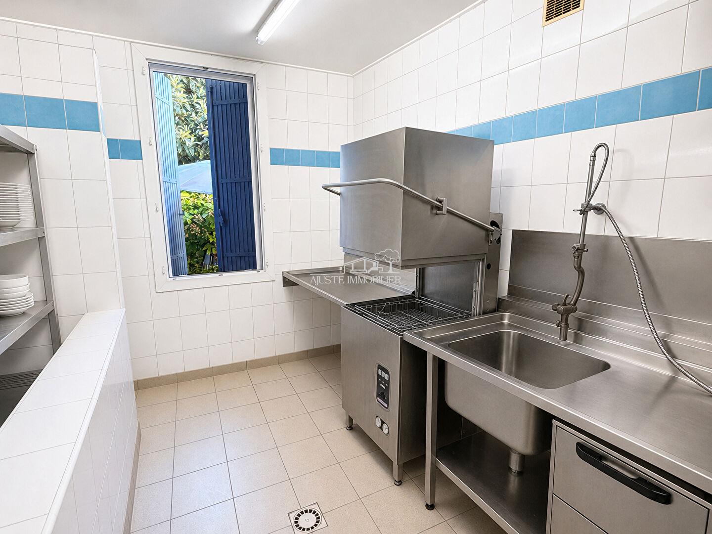 2026-15:02:59 Local commercial Fontvieille 300 m2