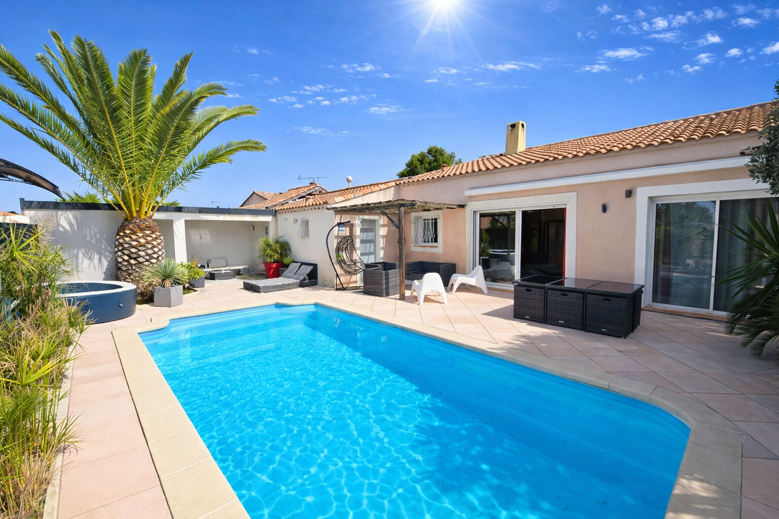 Maison Vitrolles 6 pièce(s) 136 m2 avec son studio