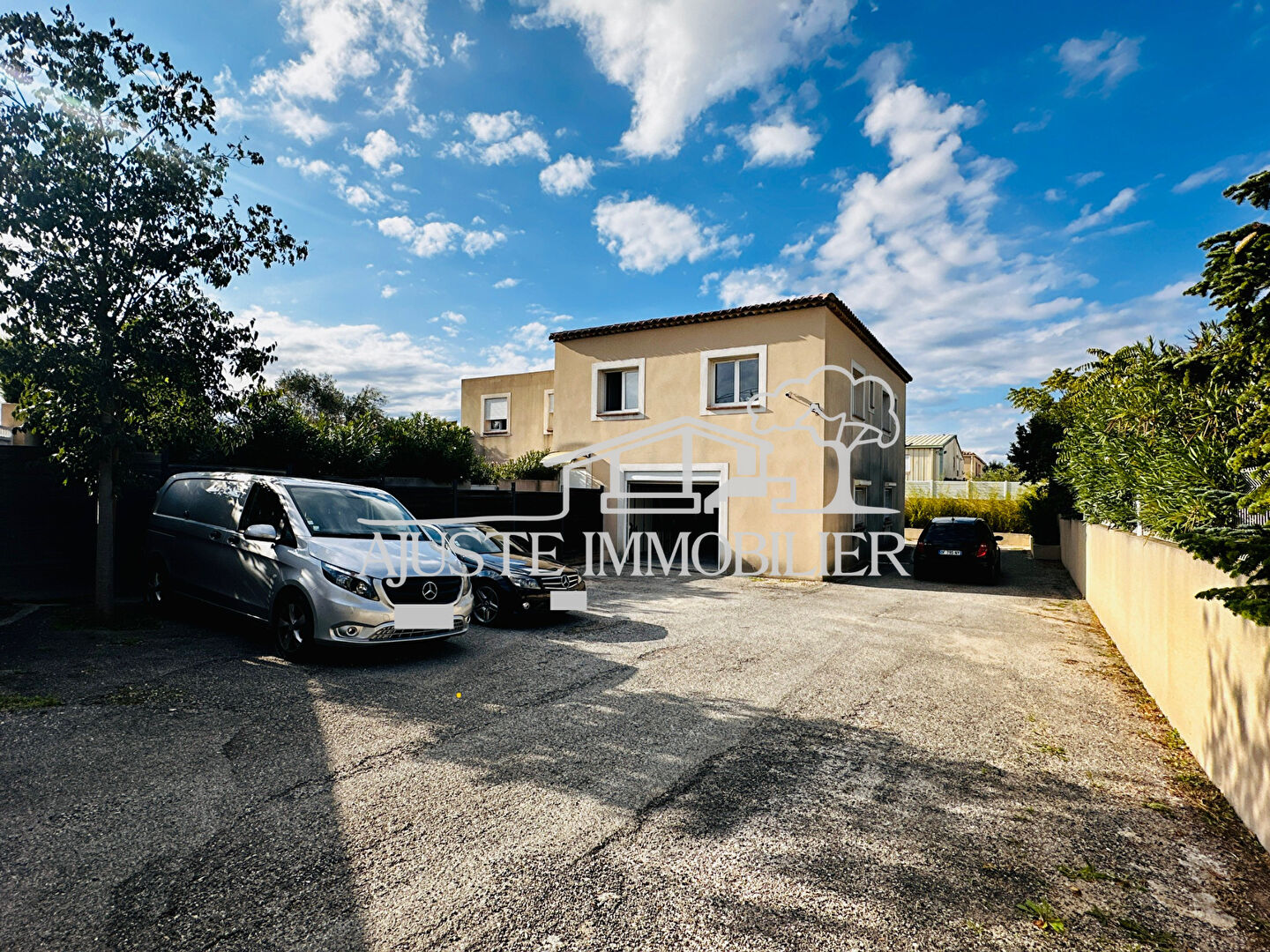 2026-19:40:03 Local commercial Marignane 300 m2