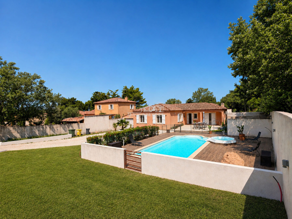 Maison GIGNAC LA NERTHE 6 pièce(s) 137 m2